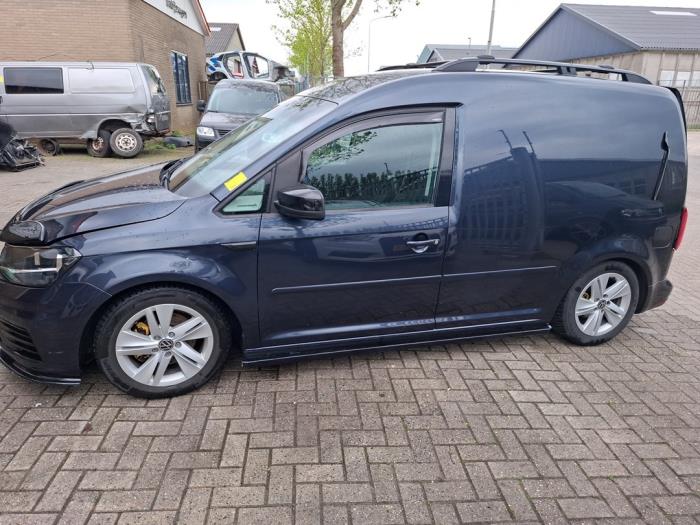 Volkswagen Caddy IV 2.0 TDI 102 Samochód złomowany (2015, LT5U)