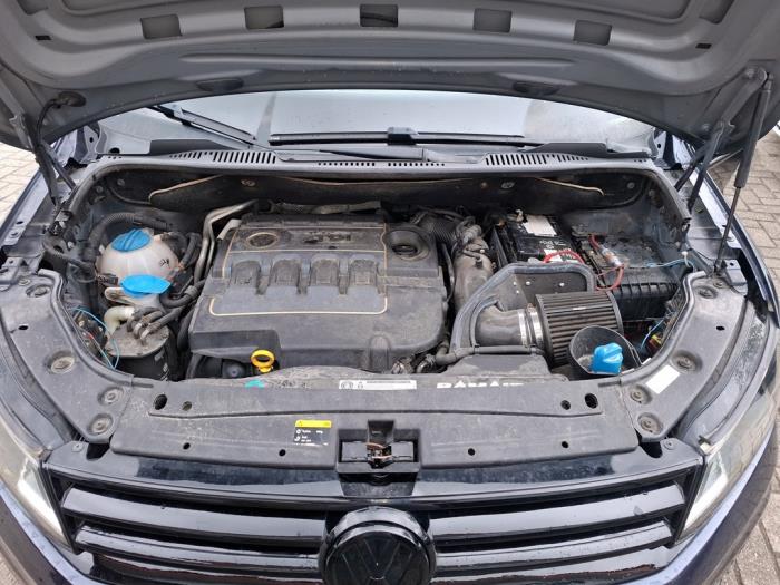 Volkswagen Caddy IV 2.0 TDI 102 Samochód złomowany (2015, LT5U)