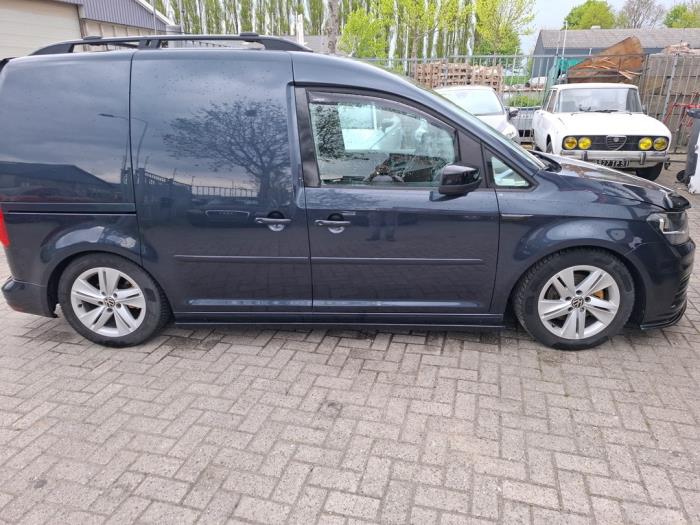 Volkswagen Caddy IV 2.0 TDI 102 Samochód złomowany (2015, LT5U)