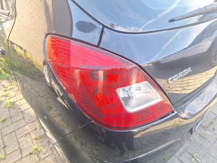 Opel Corsa D 1.2 16V Épave (2008)