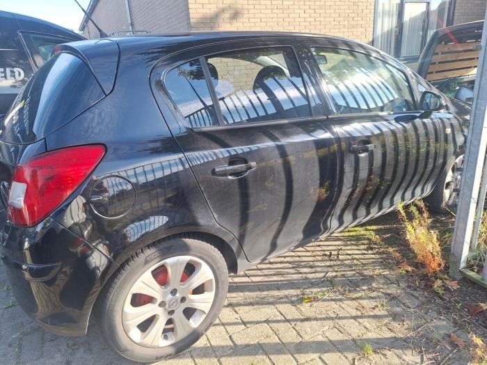 Opel Corsa D 1.2 16V Épave (2008)