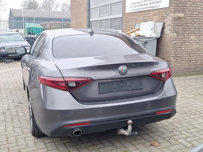 Alfa Romeo Giulia 2.2d 150 16V Vehículo de desguace (2018)