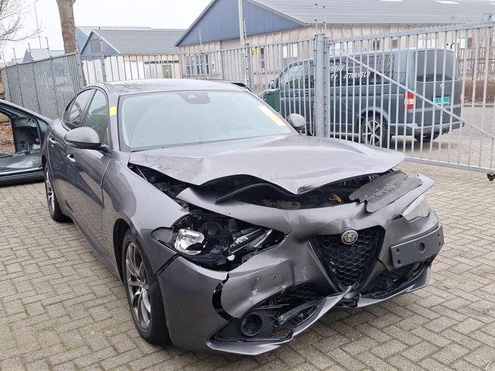 Alfa Romeo Giulia 2.2d 150 16V Vehículo de desguace (2018)
