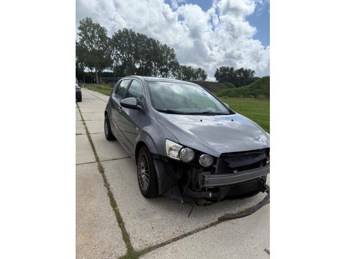 Chevrolet Aveo 1.3 D 16V Vehículo de desguace (2012, Gris)