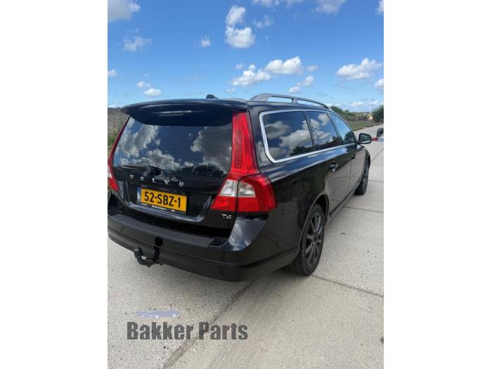 Volvo V70 1.6 T4 16V Vehículo de desguace (2011, Negro)