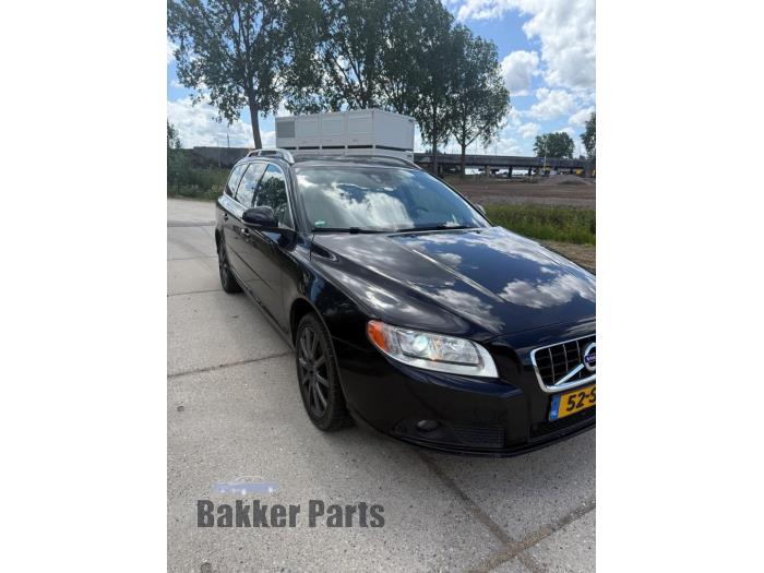 Volvo V70 1.6 T4 16V Vehículo de desguace (2011, Negro)