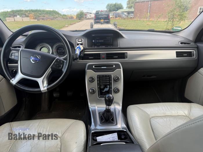 Volvo V70 1.6 T4 16V Vehículo de desguace (2011, Negro)