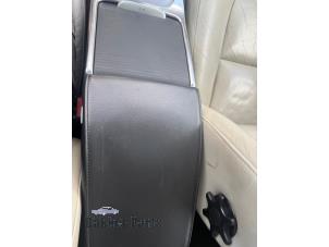 Volvo V70 1.6 T4 16V Vehículo de desguace (2011, Negro)