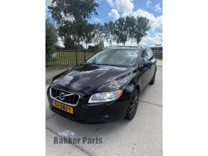 Volvo V70 1.6 T4 16V Vehículo de desguace (2011, Negro)