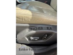 Volvo V70 1.6 T4 16V Vehículo de desguace (2011, Negro)