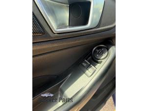 Ford Fiesta 6 1.0 Ti-VCT 12V 65 Vehículo de desguace (2015, Azul)
