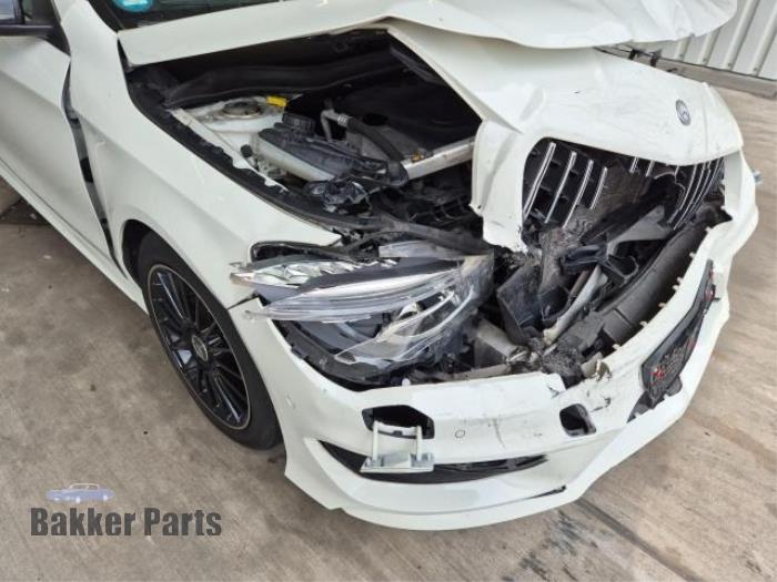 Mercedes CLA 2.0 CLA-250 Turbo 16V Vehículo de desguace (2015, Blanco)