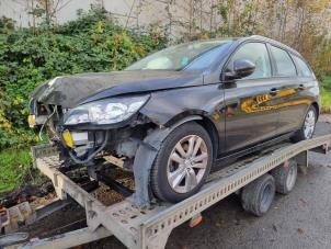 Peugeot 308 SW 1.2 12V e-THP PureTech 130  (Skrot)