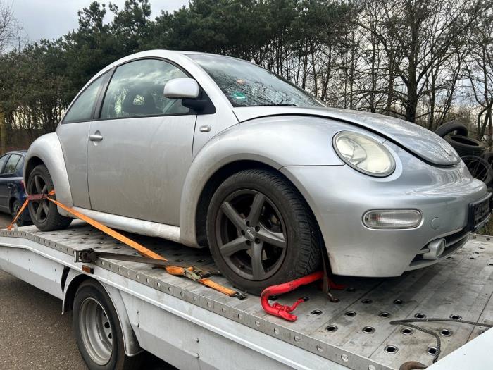 Volkswagen New Beetle 1.6 Samochód złomowany (2000, Srebrny, Antracytowy)