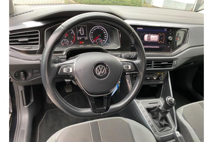Volkswagen Polo VI 1.0 TSI 12V Skrotfordon (2018, ZWART C9X)