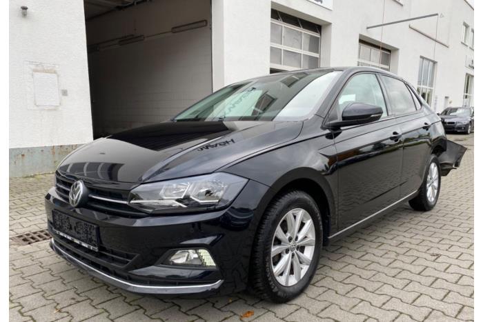 Volkswagen Polo VI 1.0 TSI 12V Skrotfordon (2018, ZWART C9X)