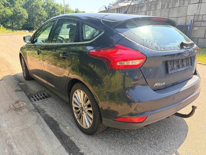 Ford Focus 3 1.0 Ti-VCT EcoBoost 12V 125 Vehículo de desguace (2014, Metálico, Negro)