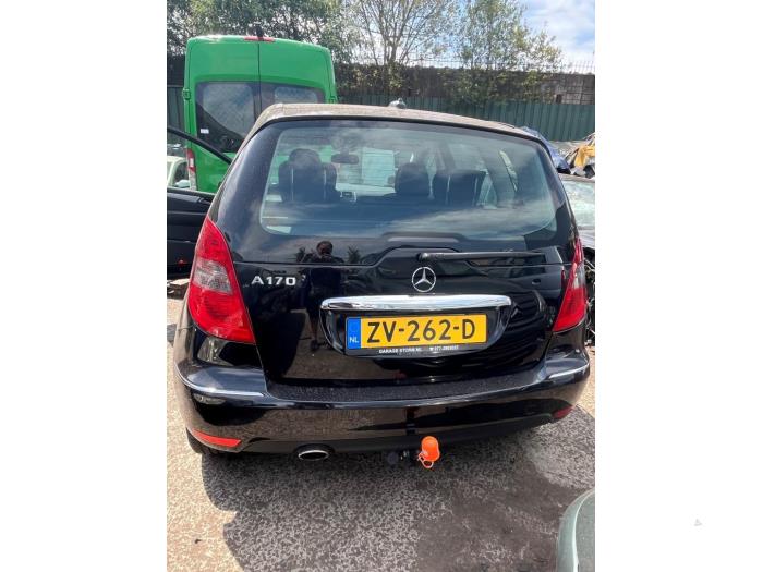 Mercedes A 1.7 A-170 5-Drs. Vehículo de desguace (2008, Metálico, Negro)