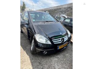 Mercedes A 1.7 A-170 5-Drs. Vehículo de desguace (2008, Metálico, Negro)