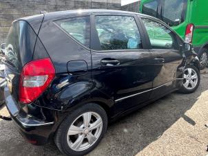 Mercedes A 1.7 A-170 5-Drs. Vehículo de desguace (2008, Metálico, Negro)