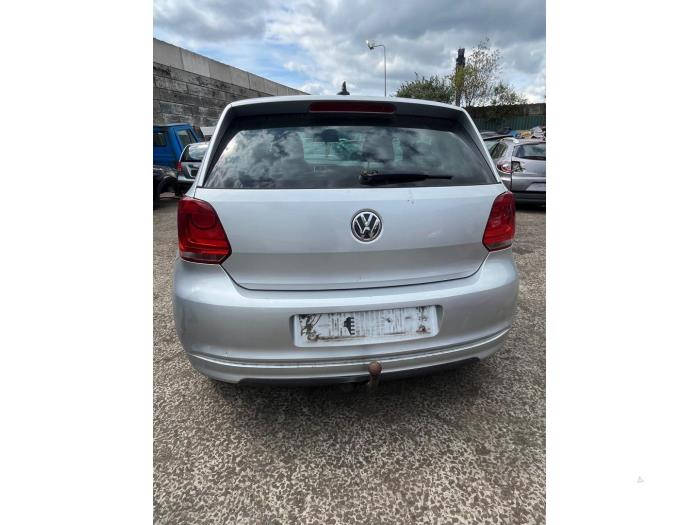 Volkswagen Polo V 1.2 TDI 12V BlueMotion Vehículo de desguace (2012, Moondust, Moonmist, Gris ratón, Gris plateado)