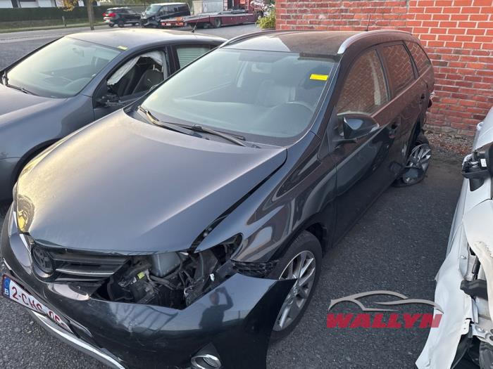 Toyota Auris Touring Sports 1.4 D-4D-F 16V Vehículo de desguace (2013, Negro)
