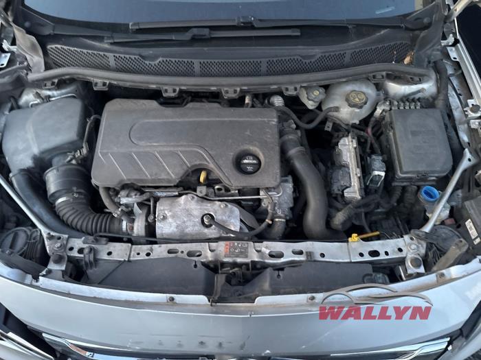 Opel Astra K Sports Tourer 1.6 CDTI 110 16V Samochód złomowany (2017, Srebrny)