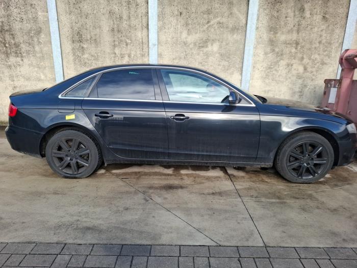 Audi A4 Épave (2008, Métallisé, Noir)