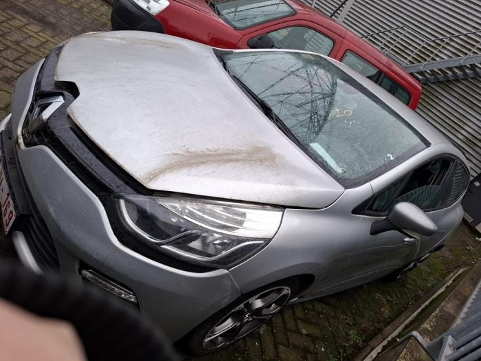 Renault Clio IV 1.2 TCE 16V GT EDC Vehículo de desguace (2015, Metálico, Gris)