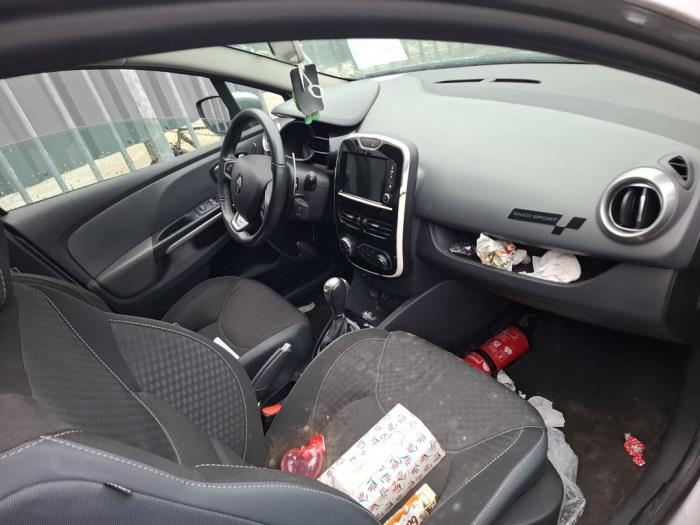 Renault Clio IV 1.2 TCE 16V GT EDC Vehículo de desguace (2015, Metálico, Gris)