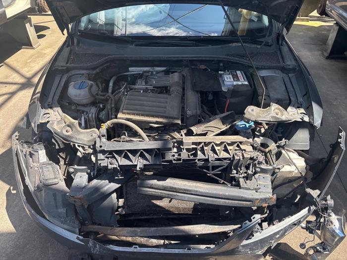 Seat Leon 1.2 TSI Ecomotive 16V Vehículo de desguace (2016, Metálico, Gris)