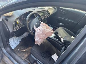 Seat Leon 1.2 TSI Ecomotive 16V Vehículo de desguace (2016, Metálico, Gris)
